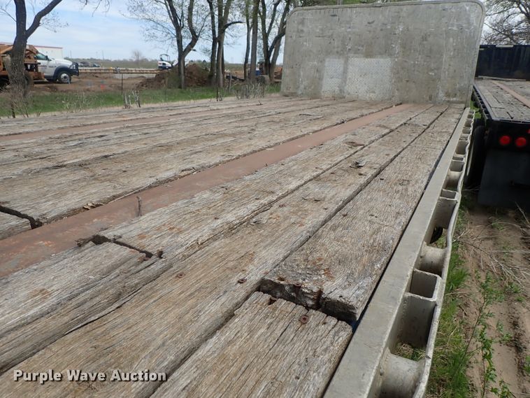 image for item DG3067 1996 Utility FS2CHAE flatbed trailer