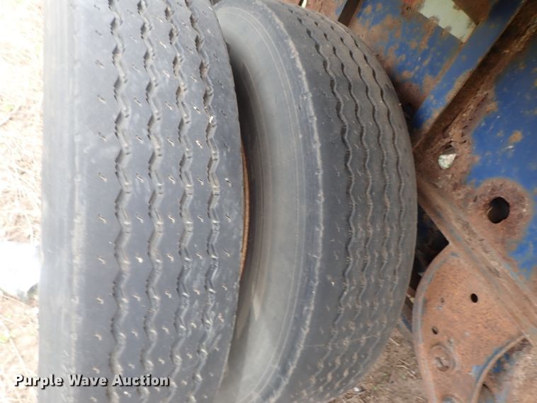 image for item DG3067 1996 Utility FS2CHAE flatbed trailer