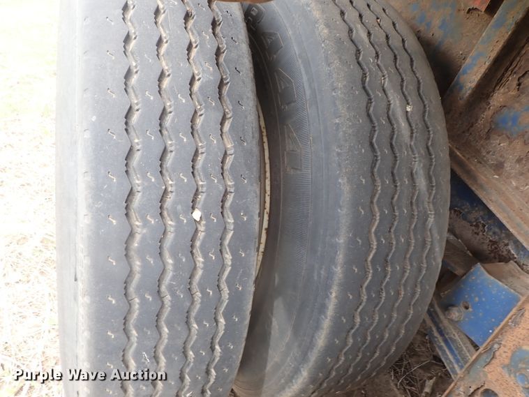 image for item DG3067 1996 Utility FS2CHAE flatbed trailer