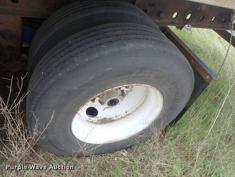 image for item DG3067 1996 Utility FS2CHAE flatbed trailer