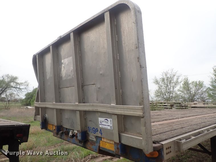 image for item DG3067 1996 Utility FS2CHAE flatbed trailer
