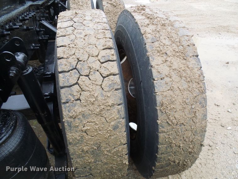 image for item DG5647 2007 Volvo VN semi truck