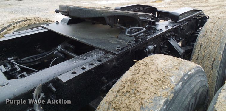 image for item DG5647 2007 Volvo VN semi truck