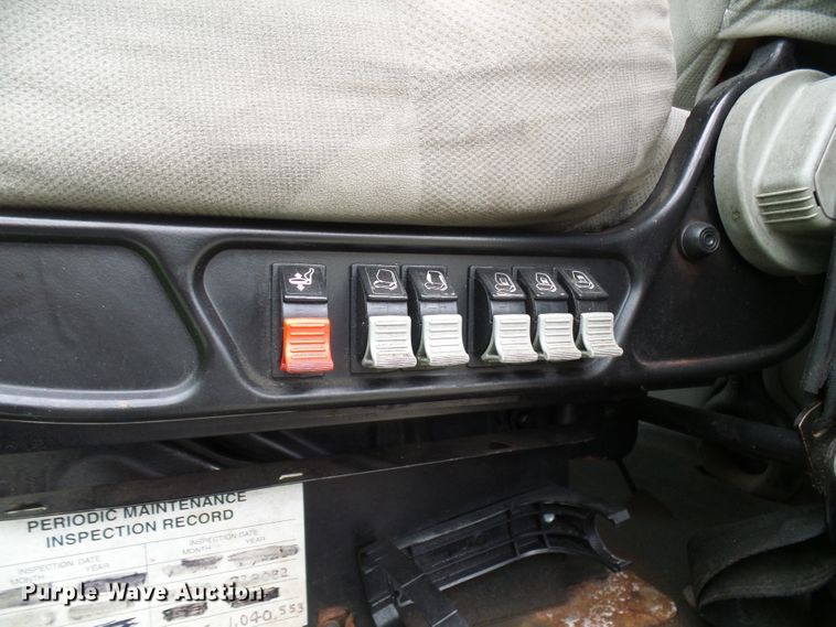 image for item DG5647 2007 Volvo VN semi truck