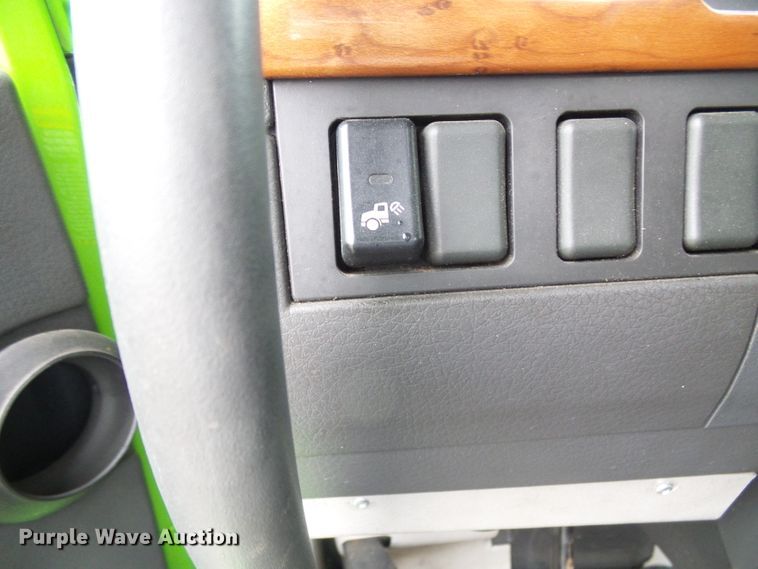 image for item DG5647 2007 Volvo VN semi truck