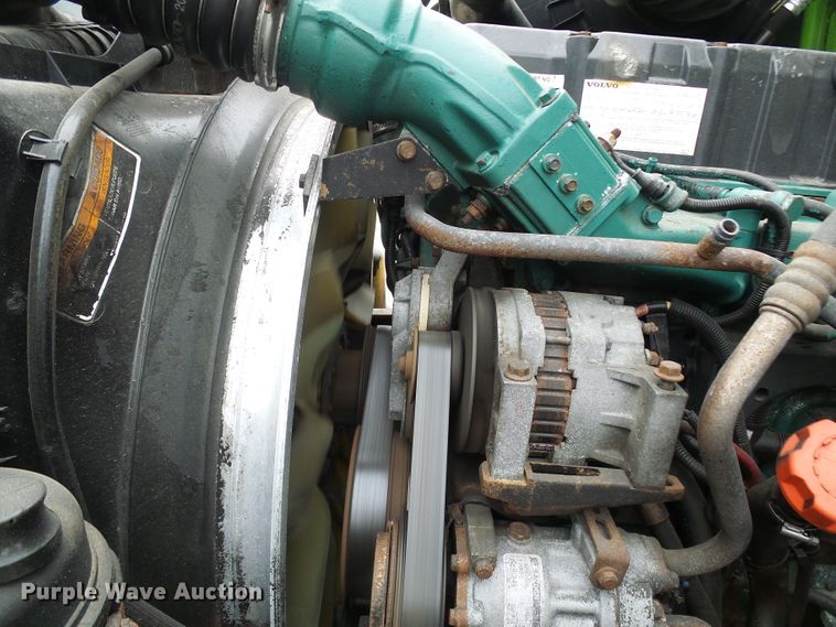 image for item DG5647 2007 Volvo VN semi truck