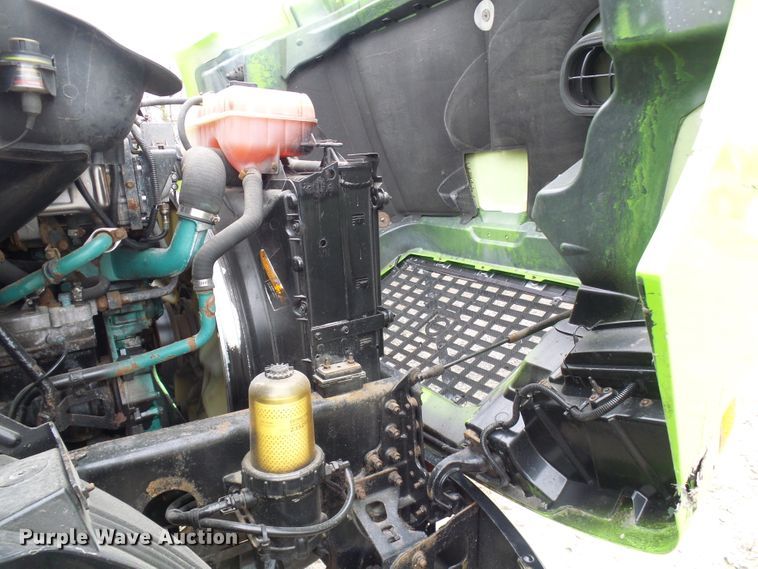 image for item DG5647 2007 Volvo VN semi truck