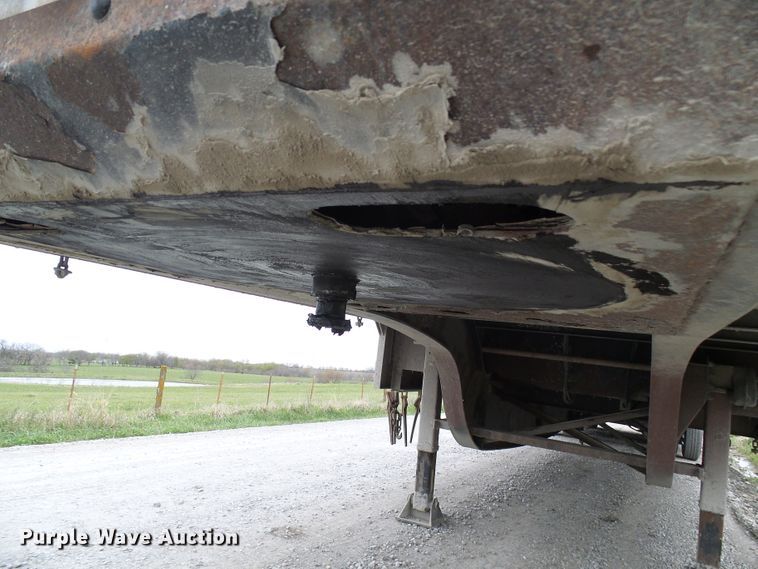 image for item DG5650 2008 Reinke drop deck trailer