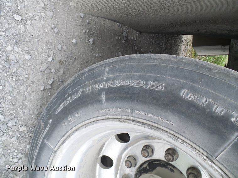 image for item DG5650 2008 Reinke drop deck trailer