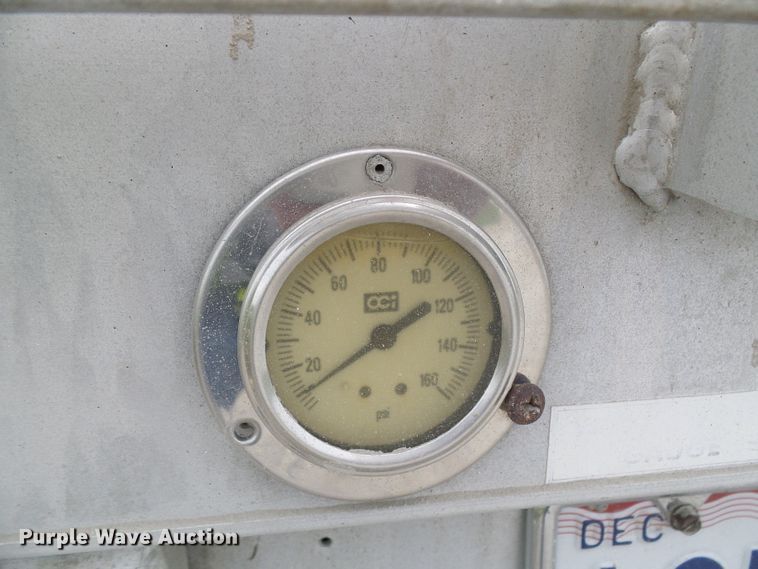 image for item DG5650 2008 Reinke drop deck trailer