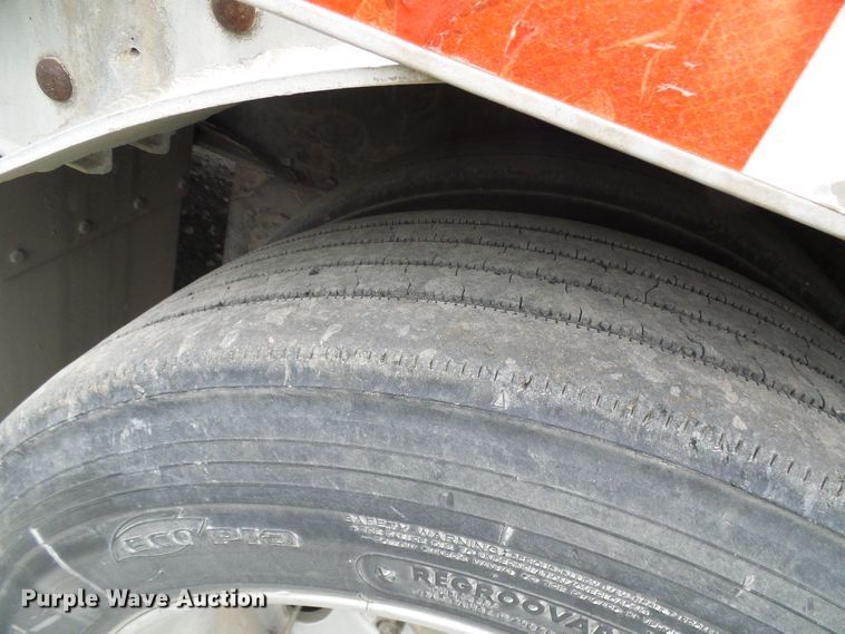 image for item DG5650 2008 Reinke drop deck trailer