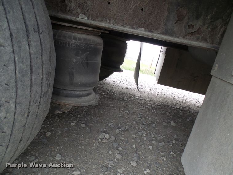 image for item DG5650 2008 Reinke drop deck trailer