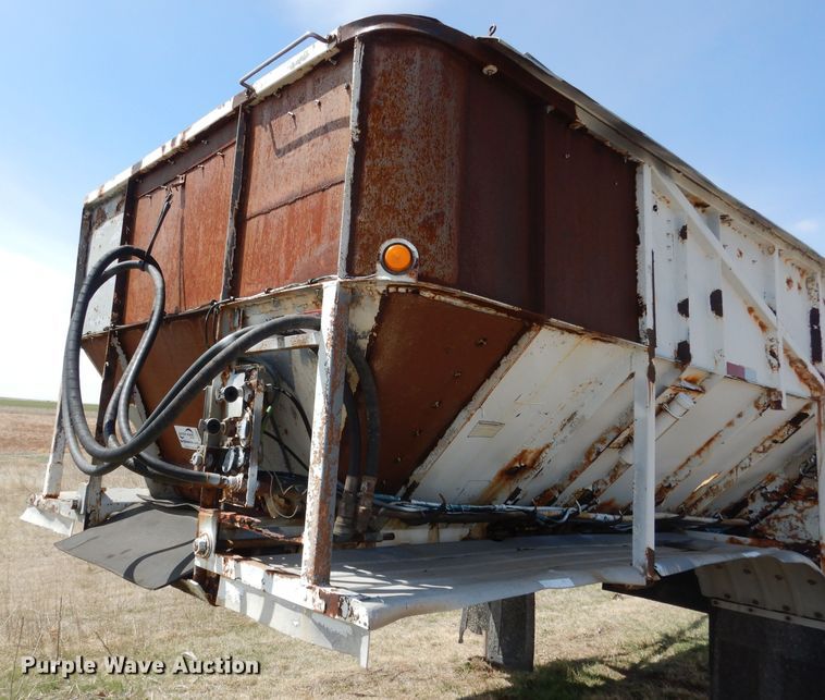 image for item DG5950 2000 Trinity Eagle Bridge live bottom trailer