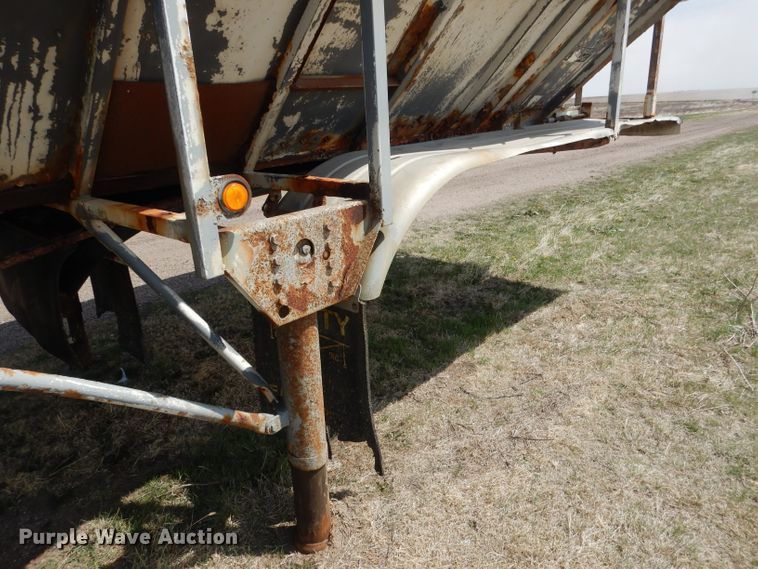 image for item DG5950 2000 Trinity Eagle Bridge live bottom trailer