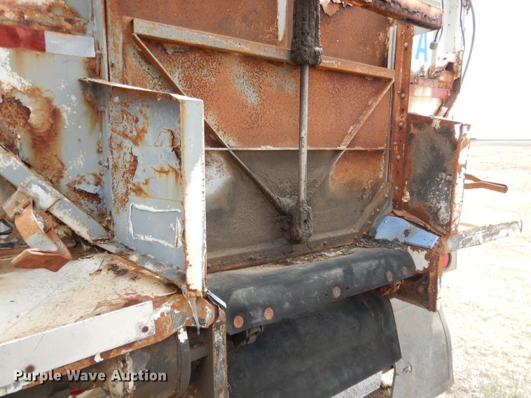 image for item DG5950 2000 Trinity Eagle Bridge live bottom trailer