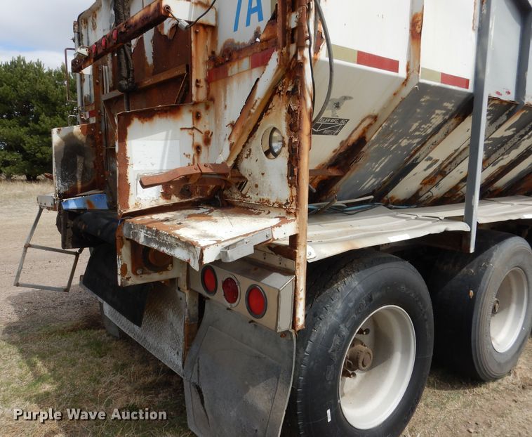 image for item DG5950 2000 Trinity Eagle Bridge live bottom trailer