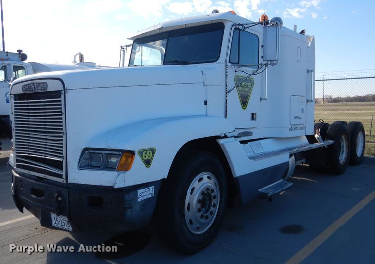 image for item DG5951 1993 Freightliner FLD 120 semi truck