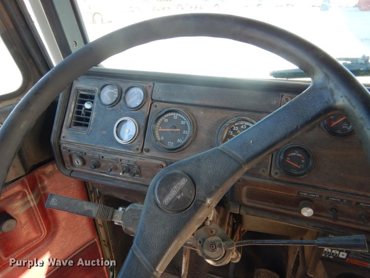 image for item DG5951 1993 Freightliner FLD 120 semi truck