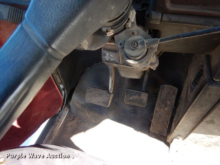 image for item DG5951 1993 Freightliner FLD 120 semi truck