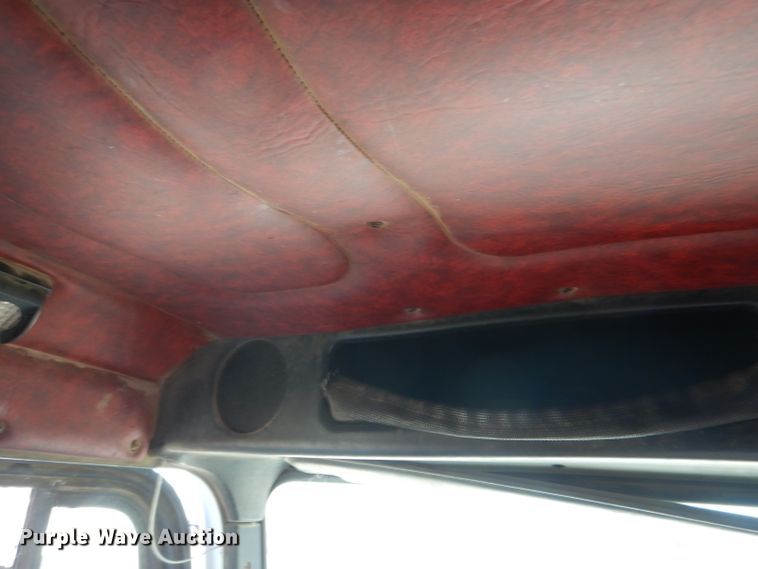 image for item DG5951 1993 Freightliner FLD 120 semi truck