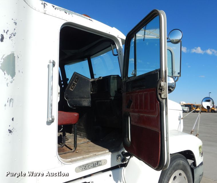 image for item DG5951 1993 Freightliner FLD 120 semi truck