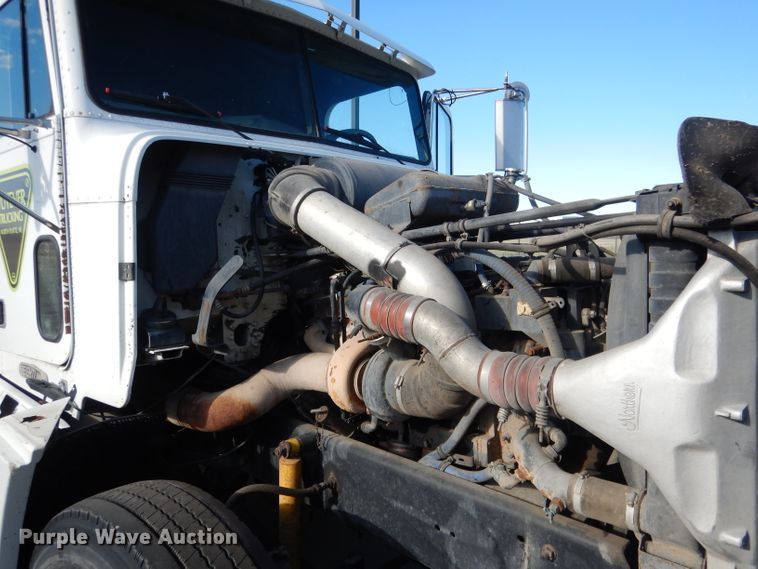 image for item DG5951 1993 Freightliner FLD 120 semi truck