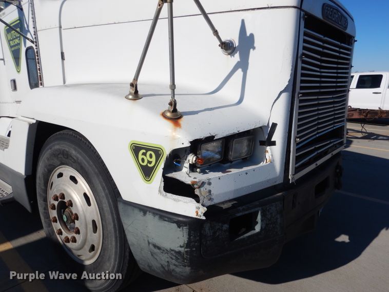 image for item DG5951 1993 Freightliner FLD 120 semi truck