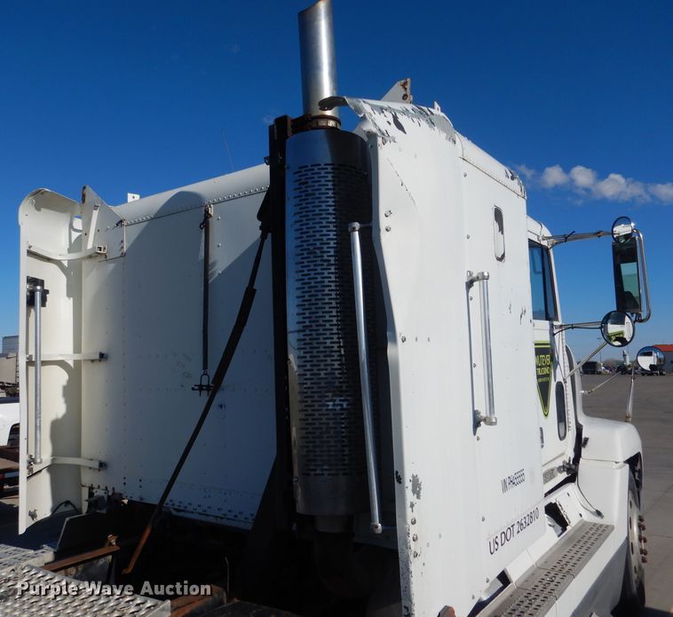 image for item DG5951 1993 Freightliner FLD 120 semi truck