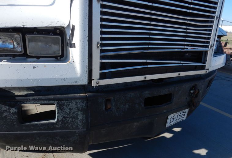 image for item DG5951 1993 Freightliner FLD 120 semi truck