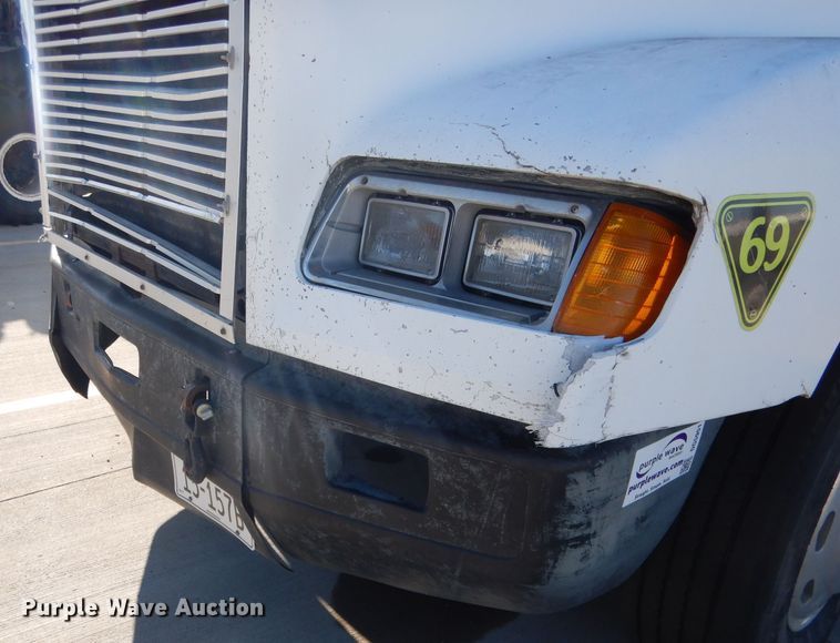 image for item DG5951 1993 Freightliner FLD 120 semi truck