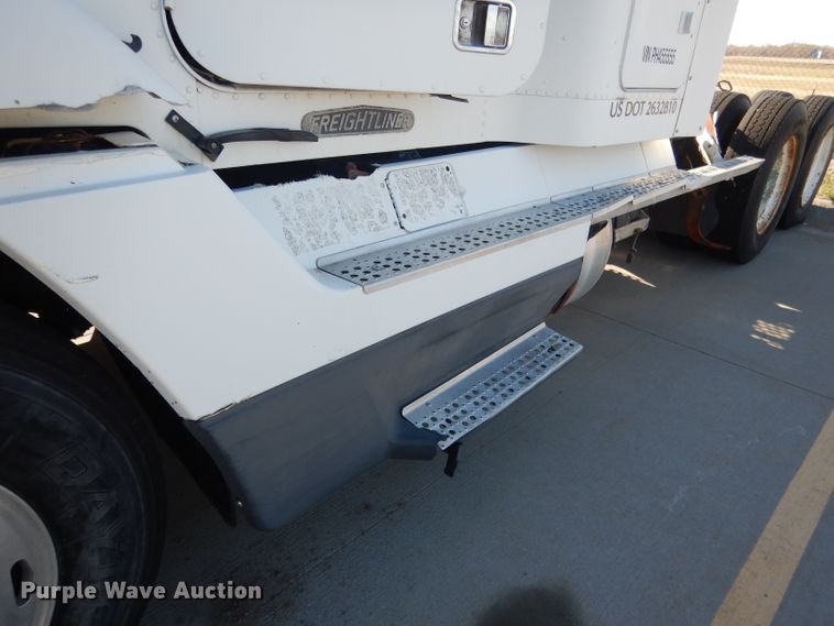 image for item DG5951 1993 Freightliner FLD 120 semi truck