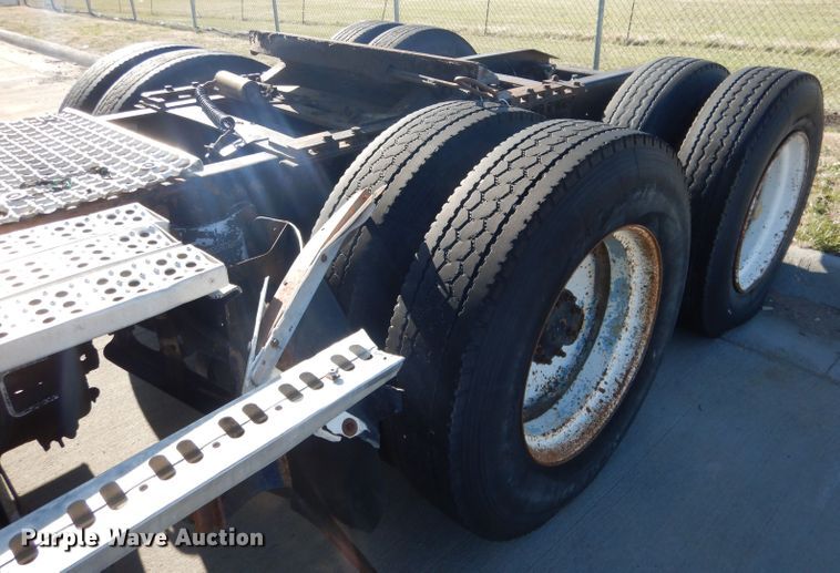 image for item DG5951 1993 Freightliner FLD 120 semi truck