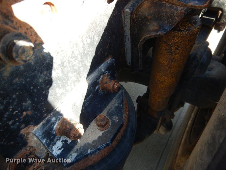 image for item DG5951 1993 Freightliner FLD 120 semi truck