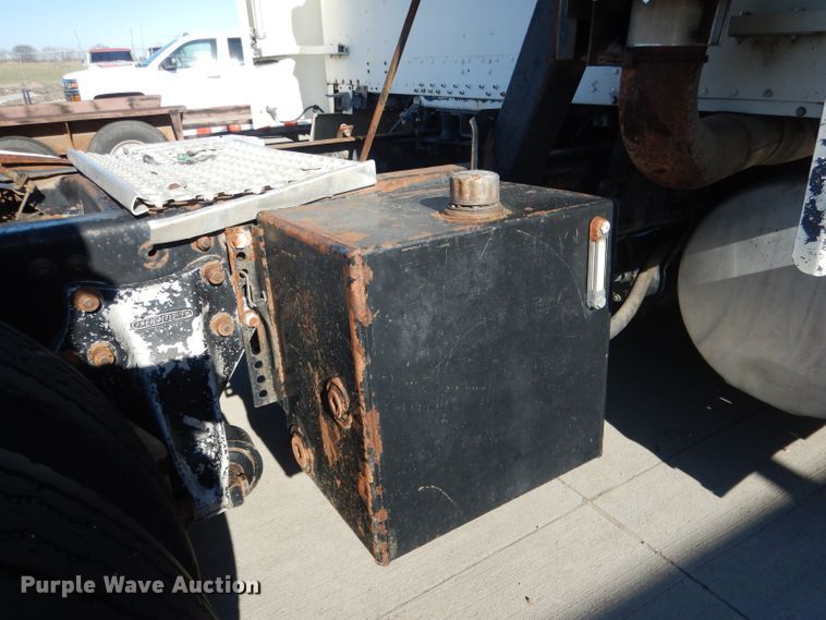 image for item DG5951 1993 Freightliner FLD 120 semi truck