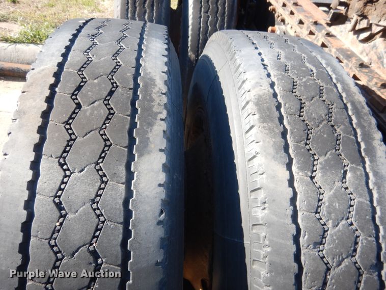 image for item DG5951 1993 Freightliner FLD 120 semi truck