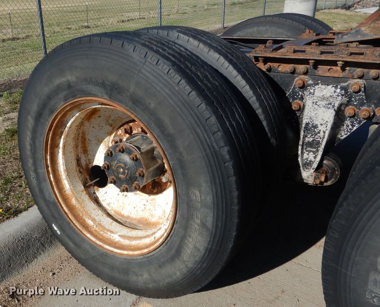 image for item DG5951 1993 Freightliner FLD 120 semi truck