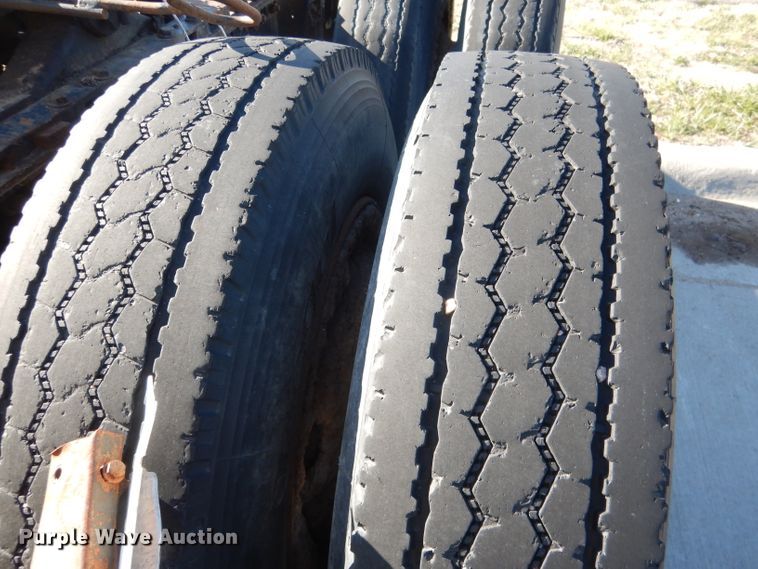 image for item DG5951 1993 Freightliner FLD 120 semi truck