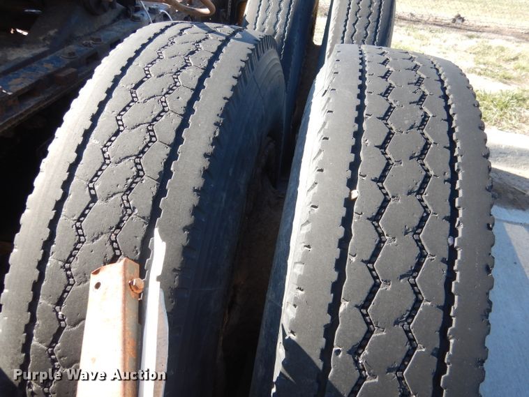 image for item DG5951 1993 Freightliner FLD 120 semi truck