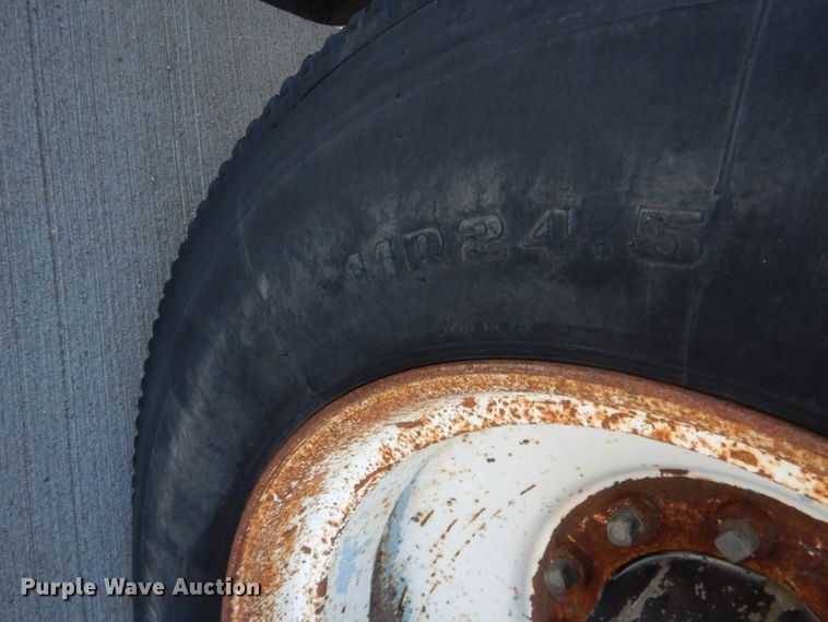 image for item DG5951 1993 Freightliner FLD 120 semi truck