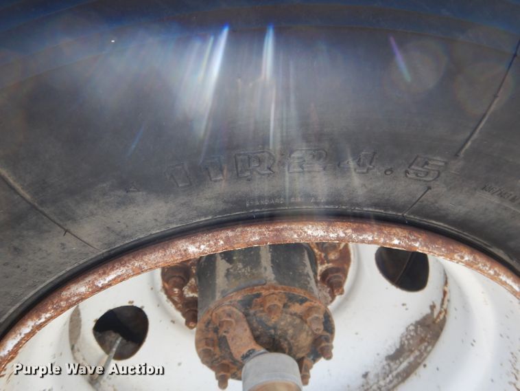 image for item DG5951 1993 Freightliner FLD 120 semi truck