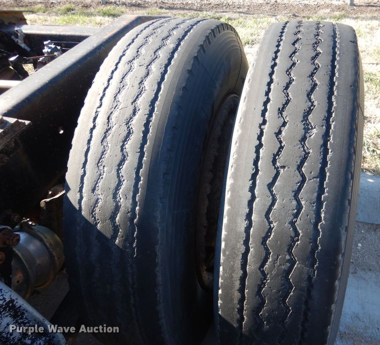 image for item DG5951 1993 Freightliner FLD 120 semi truck