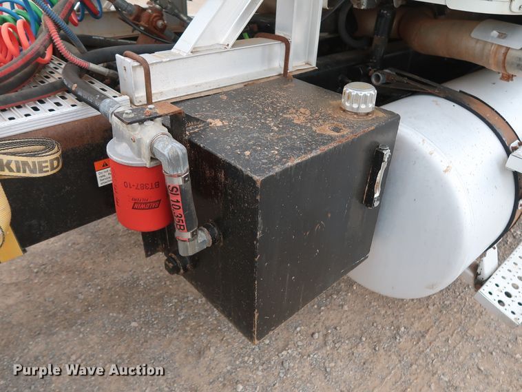 image for item DG7163 2007 Freightliner FLD semi truck