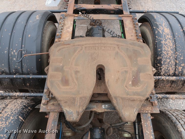 image for item DG7163 2007 Freightliner FLD semi truck