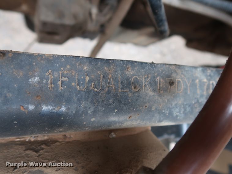 image for item DG7163 2007 Freightliner FLD semi truck