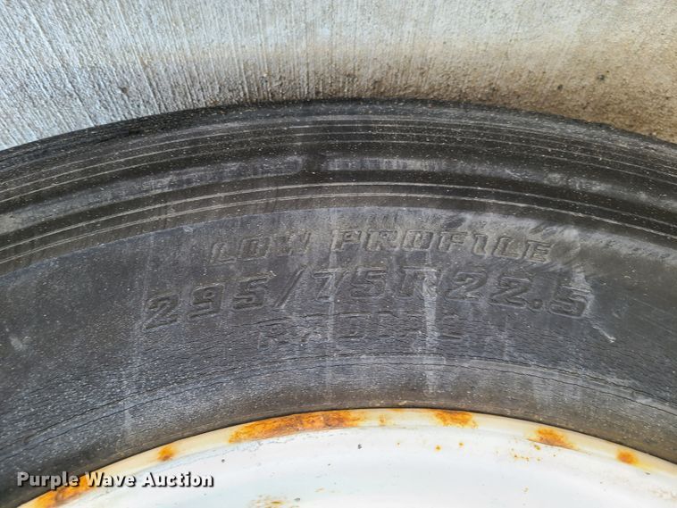 image for item DG7746 1997 Dorsey AIDT-LSCG dry van trailer