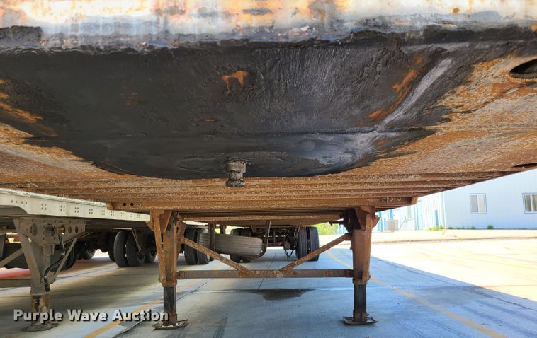 image for item DG7747 2000 Wabash dry van trailer