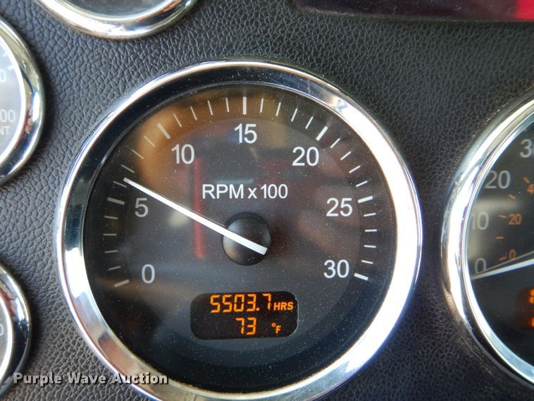 image for item DG8499 2010 Peterbilt 389 semi truck