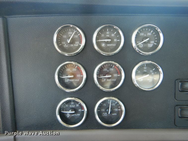 image for item DG8499 2010 Peterbilt 389 semi truck