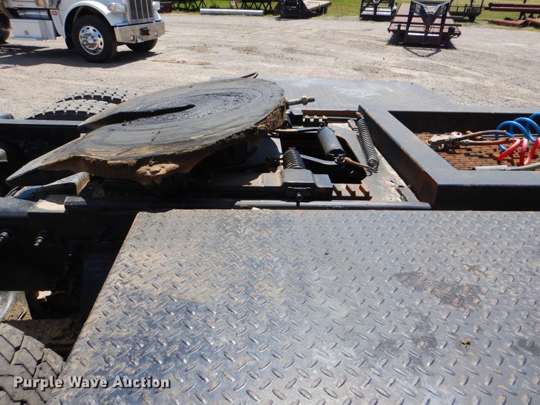 image for item DG8499 2010 Peterbilt 389 semi truck