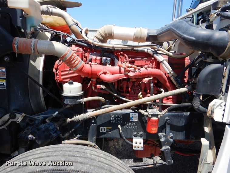 image for item DG8499 2010 Peterbilt 389 semi truck